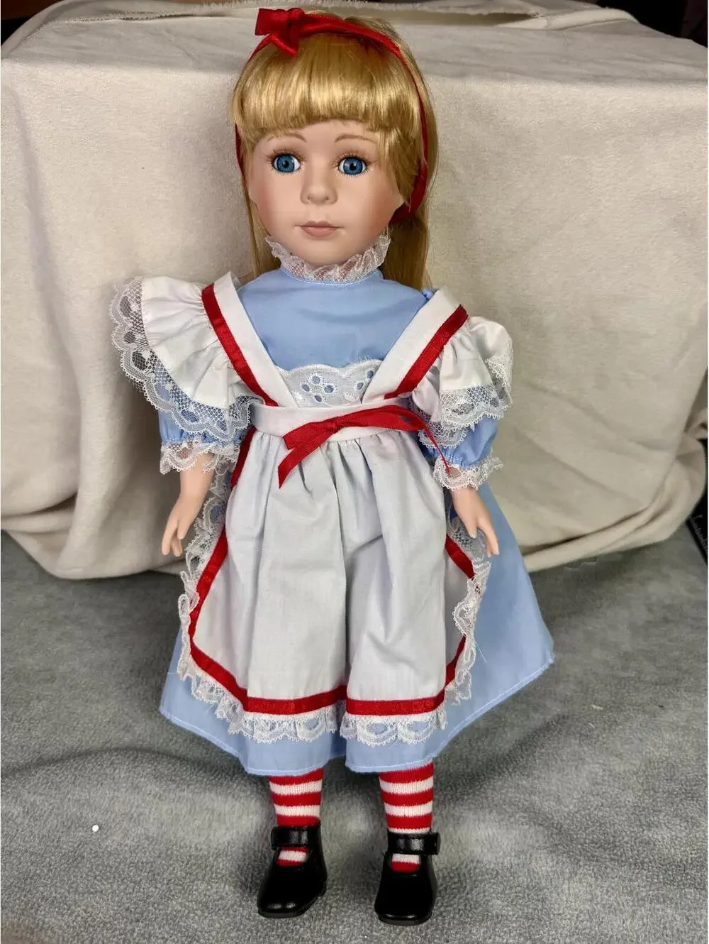 vintage kawaii‎ porcelain alice in wonderland doll 703 striped socks lace apron